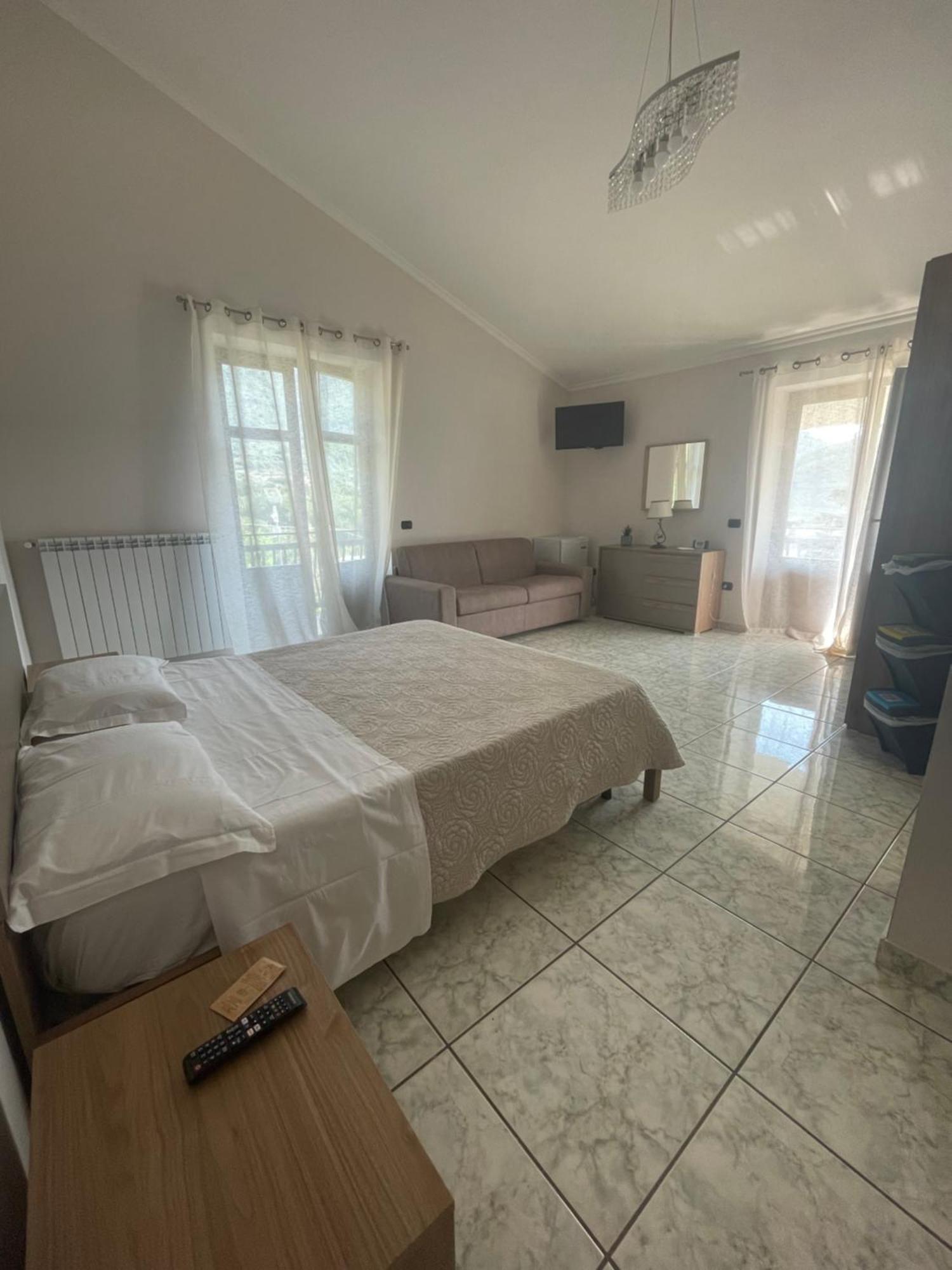 Villa Agata Forchia ภายนอก รูปภาพ