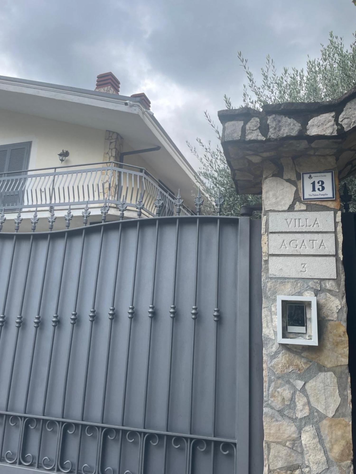 Villa Agata Forchia ภายนอก รูปภาพ